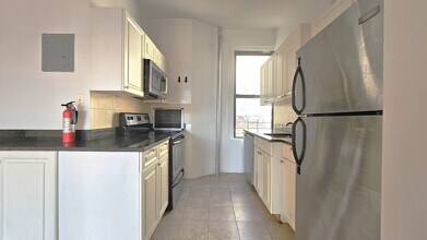 255 Fort Washington Ave in New York, NY - Building Photo - Building Photo