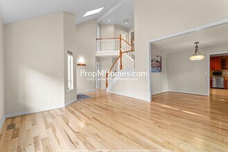 15155 Brook Ct in Lake Oswego, OR - Building Photo - Building Photo