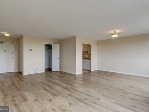 1900 Lyttonsville Rd in Silver Spring, MD - Building Photo - Building Photo