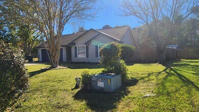 113 Almond Cir in Kingsland, GA - Building Photo - Building Photo