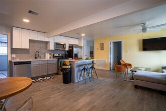 6127 Beekman Rd in Houston, TX - Building Photo - Building Photo