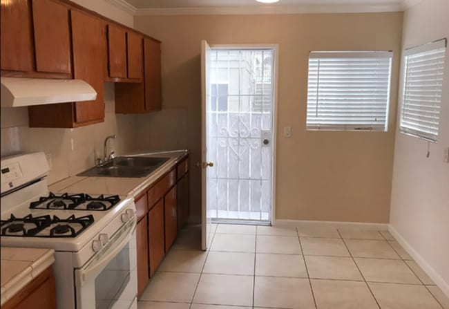 2086 Irving Ave in San Diego, CA - Building Photo - Building Photo