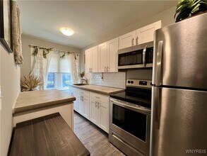 1225 Hertel Ave in Buffalo, NY - Building Photo - Building Photo