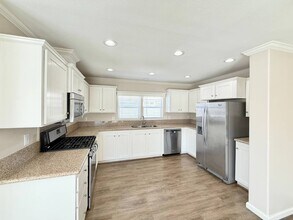 80 Huntington St in Huntington Beach, CA - Building Photo - Building Photo