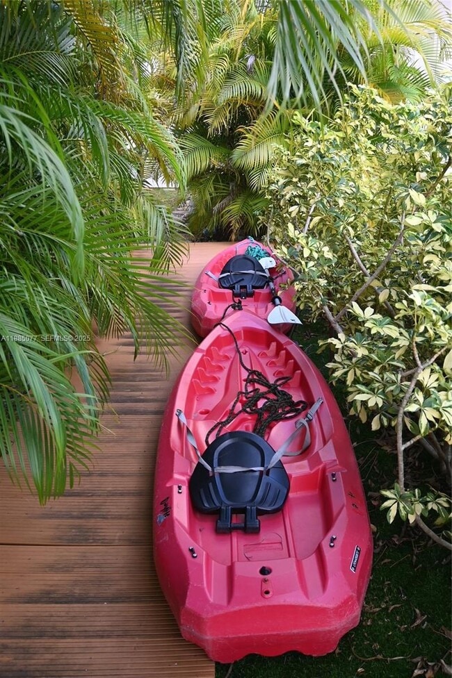 1104 Washington St in Hollywood, FL - Building Photo - Building Photo