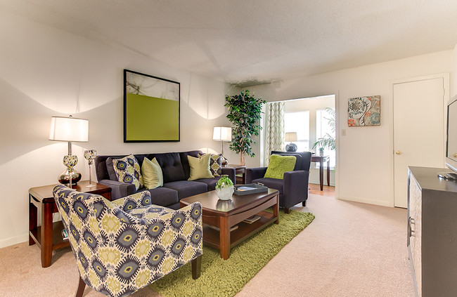 Fox Run in Metairie, LA - Building Photo - Building Photo