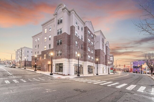 1269 Main St