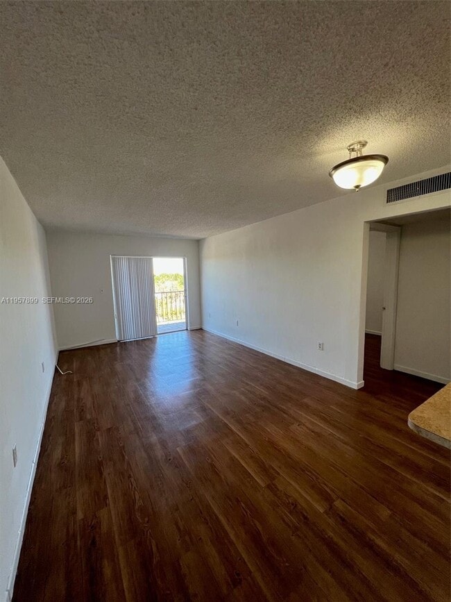 2500 SW 6th St in Miami, FL - Building Photo - Building Photo