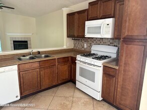 2923 Pebble Creek St in Melbourne, FL - Building Photo - Building Photo