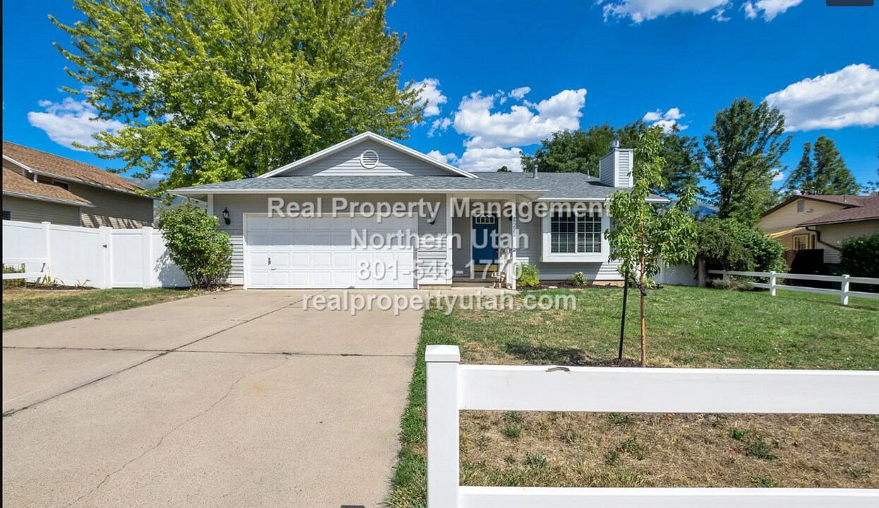 1427 S 500 E in Kaysville, UT - Building Photo