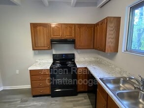 4205 McCahill Rd in Chattanooga, TN - Foto de edificio - Building Photo
