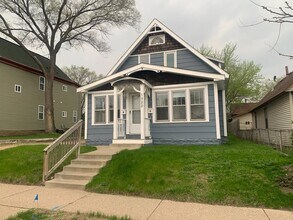 1922 Jefferson St NE, Unit 2 - Upper in Minneapolis, MN - Building Photo - Building Photo