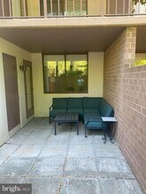 10101 Grosvenor Pl in North Bethesda, MD - Building Photo - Building Photo