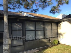 5508 Salem Square Dr S in Palm Harbor, FL - Building Photo - Building Photo