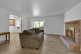 4926 Dover St in Everett, WA - Building Photo - Building Photo