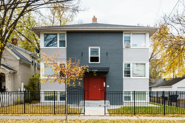 property at 1709 N 26th Ave