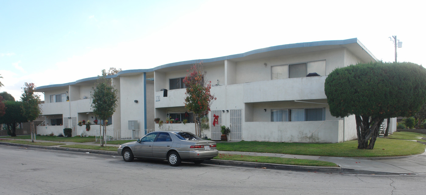 The Terrace Apartments in Covina, CA - Foto de edificio