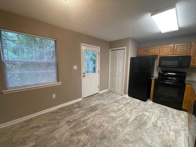 2165 S Milledge Ave in Athens, GA - Building Photo - Building Photo