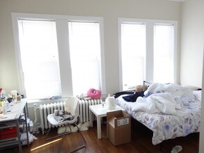 10 Greylock Rd, Unit 1 in Boston, MA - Foto de edificio - Building Photo