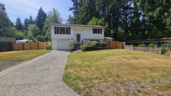 6005 6th Ave SE in Lacey, WA - Building Photo - Building Photo