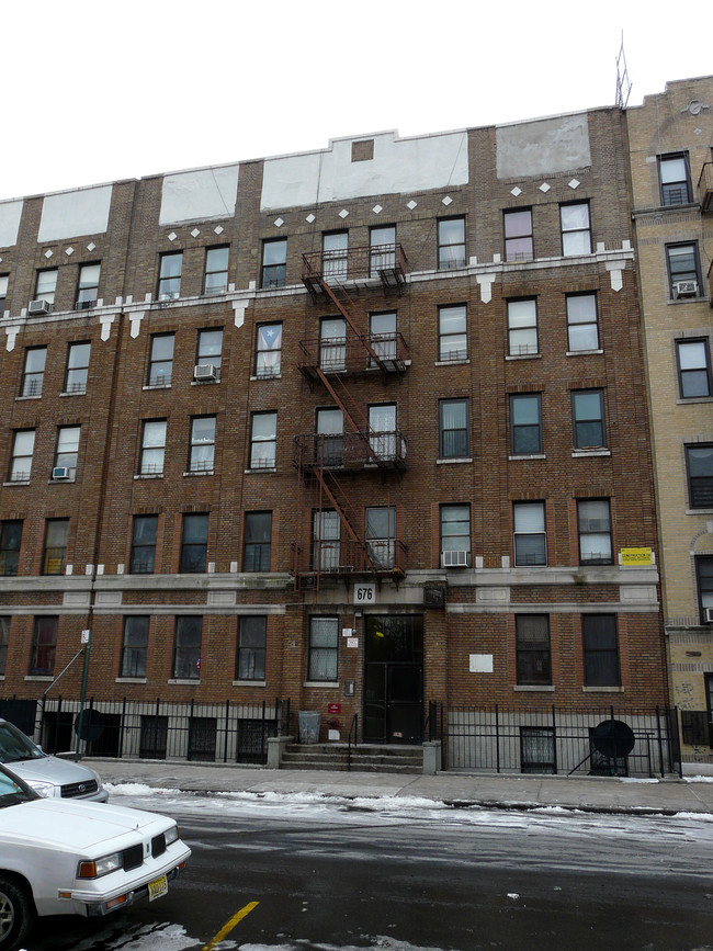 676 Beck St in Bronx, NY - Foto de edificio - Building Photo