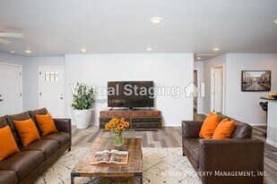 8623 10th St in Lubbock, TX - Building Photo