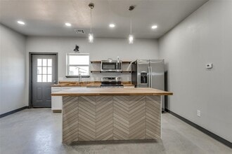 12571 US-77 in Lexington, OK - Building Photo - Building Photo