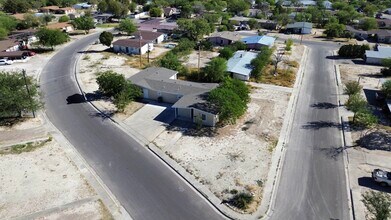 203 Kennedy Dr in Del Rio, TX - Foto de edificio - Building Photo