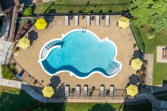 Bardstown Forest in Louisville, KY - Building Photo - Building Photo
