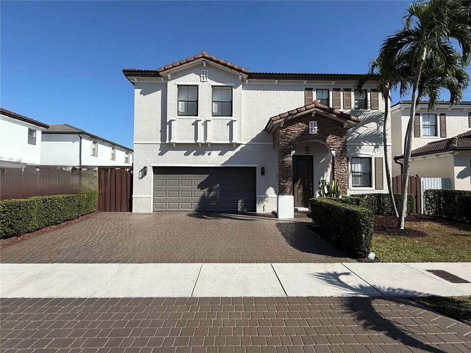 1535 SW 145th Ave in Pembroke Pines, FL - Building Photo