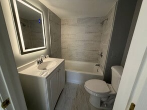 66 Chestnut Hill Rd in Rochester, NH - Building Photo - Building Photo