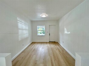 601 NW 90th St in El Portal, FL - Building Photo - Building Photo