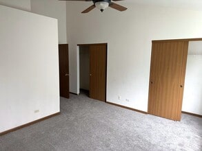 2928 Kentshire Cir in Naperville, IL - Building Photo - Building Photo