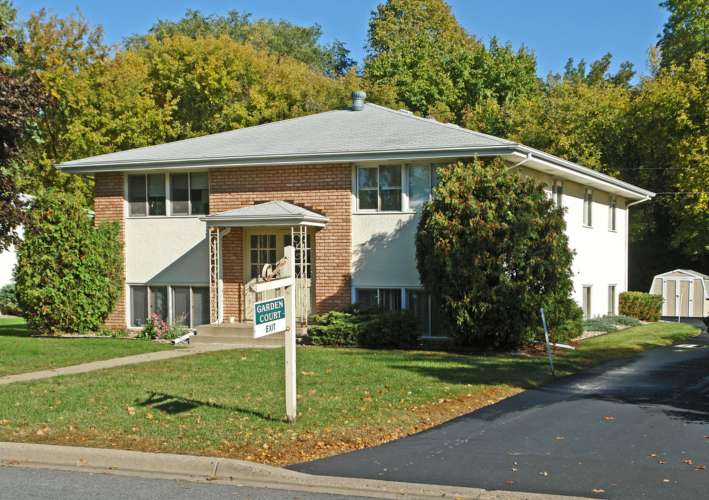 Garden Court in Prior Lake, MN - Building Photo