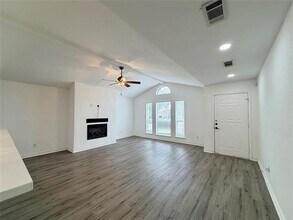 4205 Fernleaf Dr in Fort Worth, TX - Building Photo - Building Photo