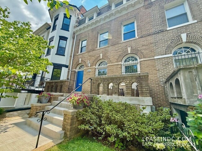 property at 1314 Fairmont St NW