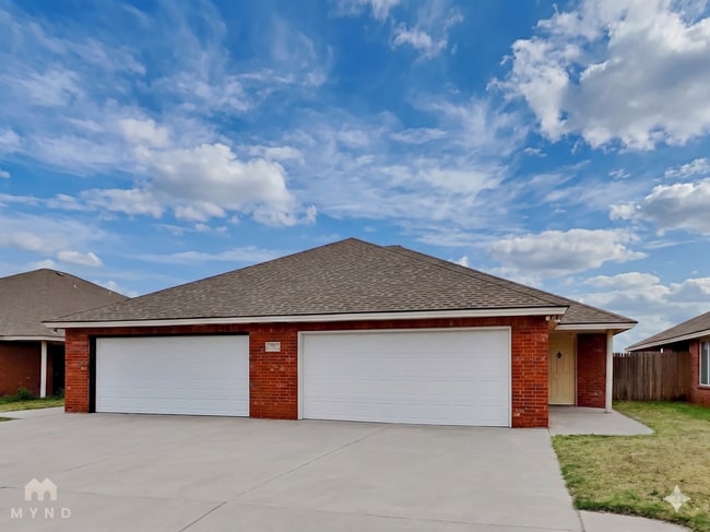 property at 516 N Brentwood Ave