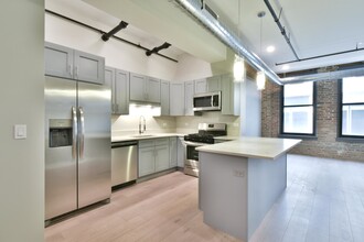 25 W Hubbard St in Chicago, IL - Building Photo - Building Photo