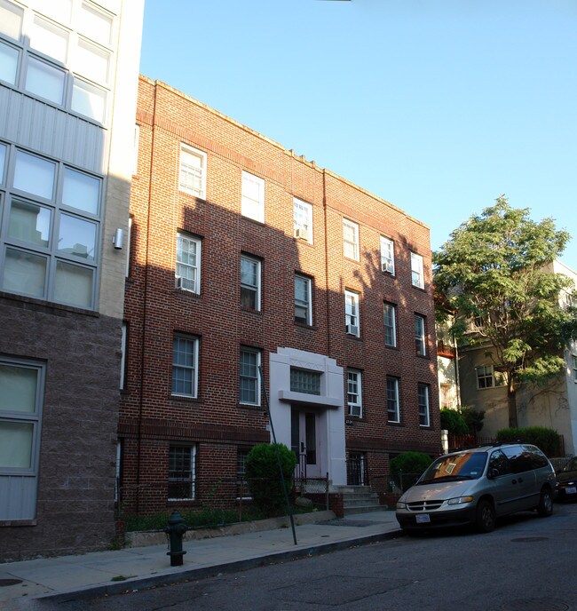 Multi unit in Washington, DC - Building Photo - Building Photo