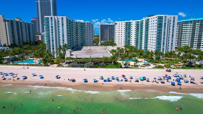 3801S S Ocean Dr in Hollywood, FL - Building Photo - Building Photo
