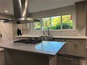 6656 Columbus Ave in Los Angeles, CA - Building Photo - Building Photo