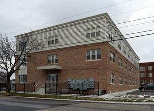 Swayze Court Apartments in Flint, MI - Building Photo - Building Photo