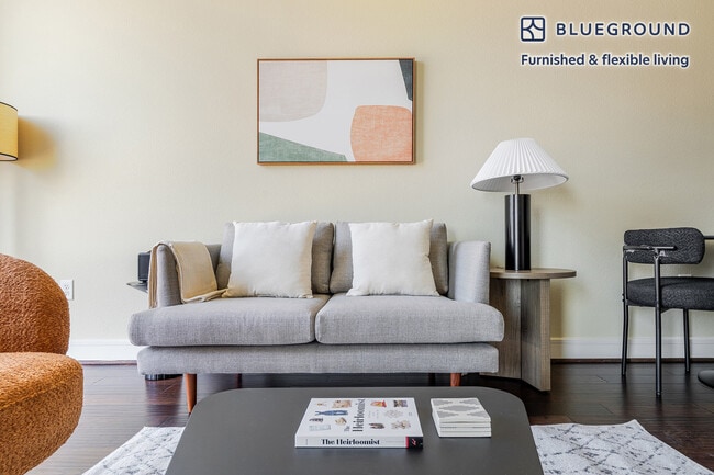 214 Barton Springs Rd in Austin, TX - Building Photo - Building Photo