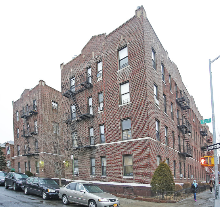 527-537 E 2nd St in Brooklyn, NY - Building Photo