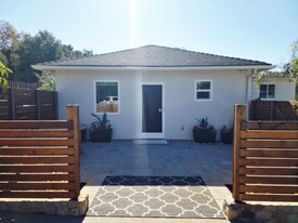 1112 N Ontare Rd in Santa Barbara, CA - Building Photo