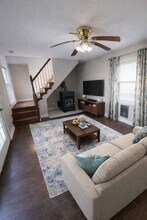 547 Munroe Cir in Glen Burnie, MD - Building Photo - Building Photo