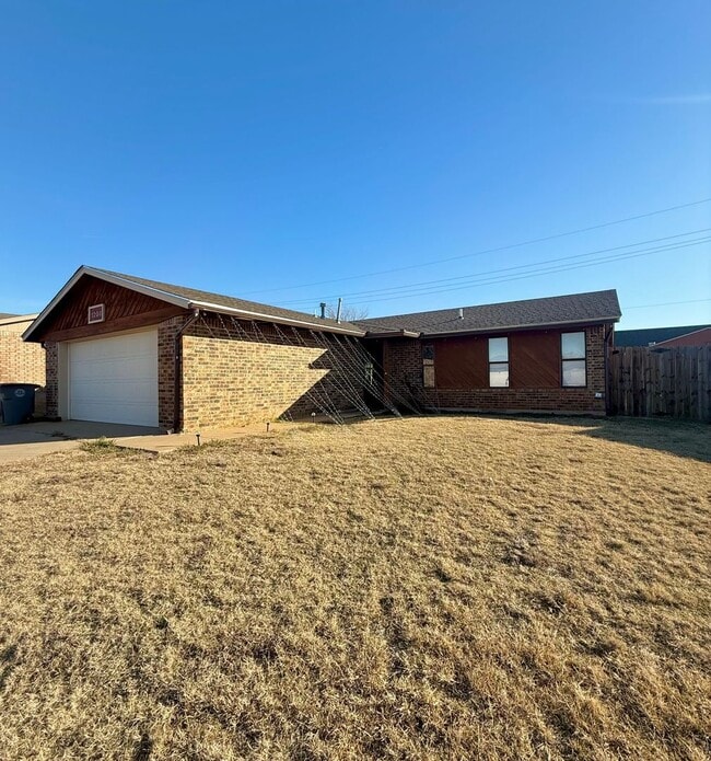 1206 SW 60th St in Lawton, OK - Building Photo - Building Photo