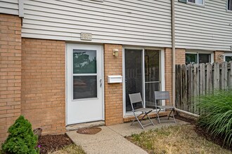 3567 Kenbrooke Ct, Unit 3567 in Kalamazoo, MI - Building Photo - Building Photo