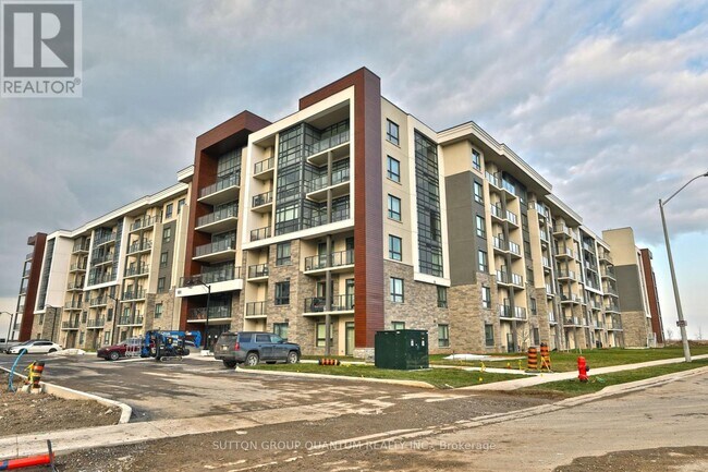 101-101 Shoreview Pl