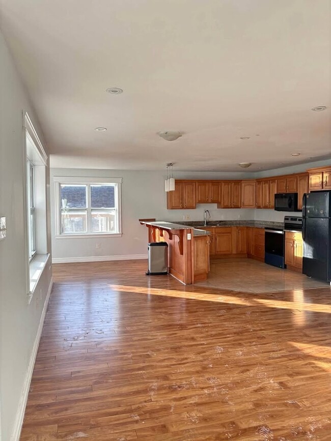 693 St Margarets Bay Rd in Halifax, NS - Building Photo - Building Photo